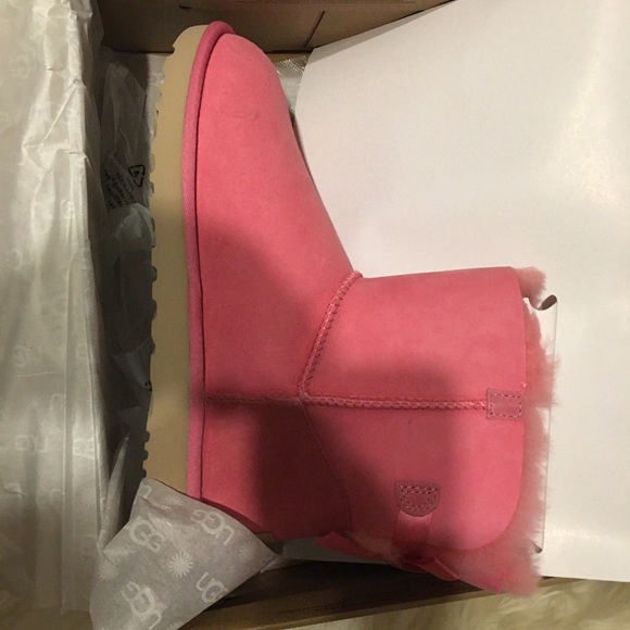 UGG! Pink. READ! No further disc. Must bundle/w at least 2 more items! SZ 9. - Picture 5 of 6